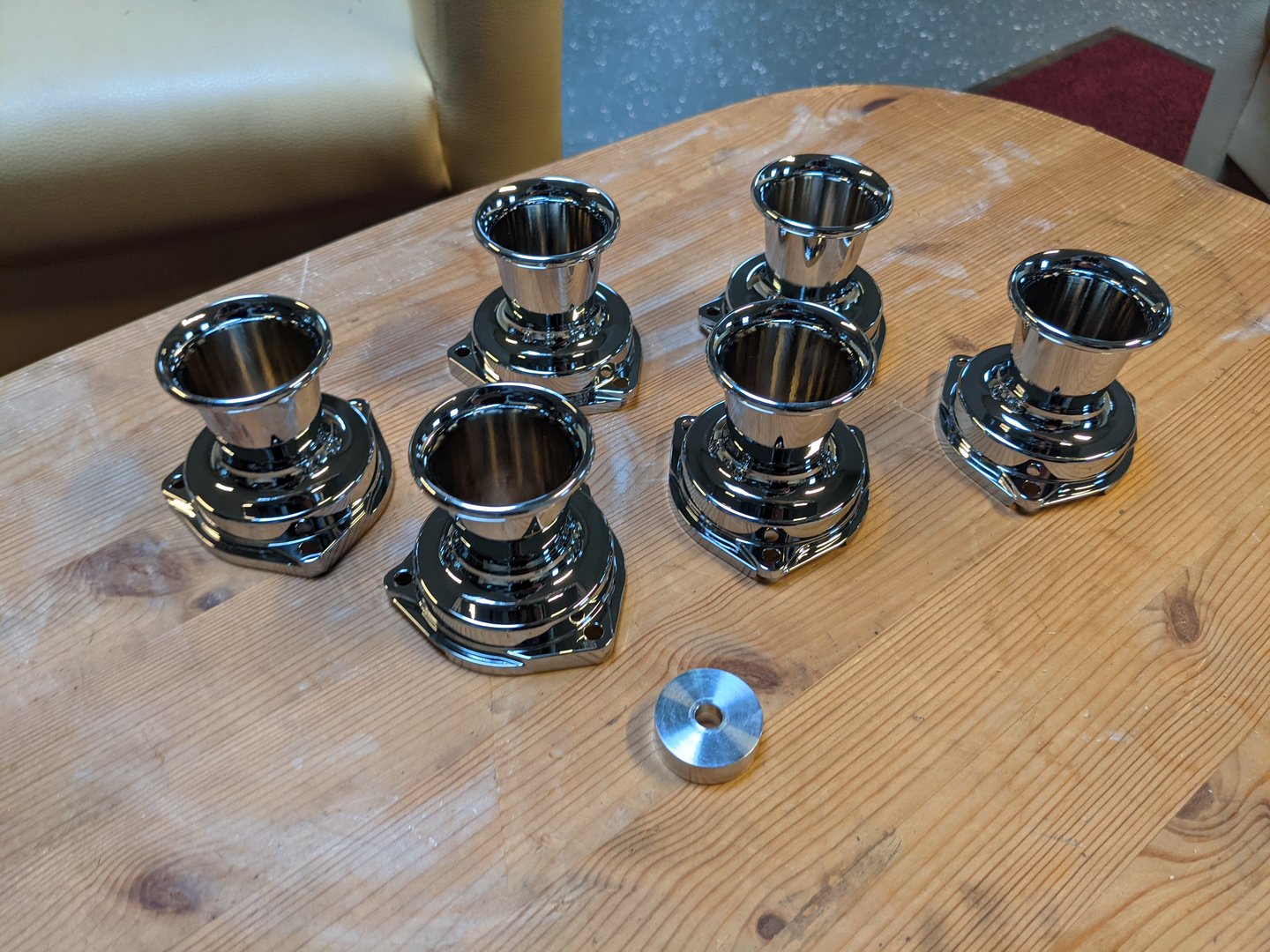 Chrom-Teile (Velocity Stacks) von Valkparts